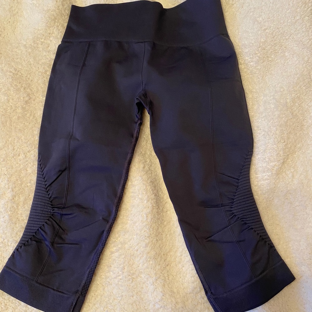 Lululemon crops